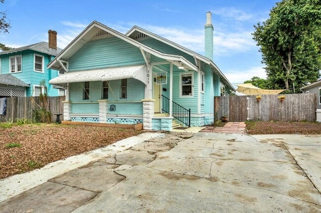 Building Photo - 1017 16th Ave S Rental
