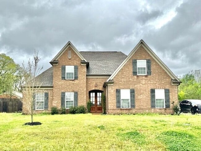 Now Leasing a 4 bedroom 3 bath home in Oli... - Now Leasing a 4 bedroom 3 bath home in Oli...