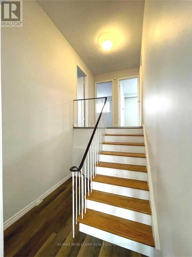 Photo - 7899 Martin Grove Rd