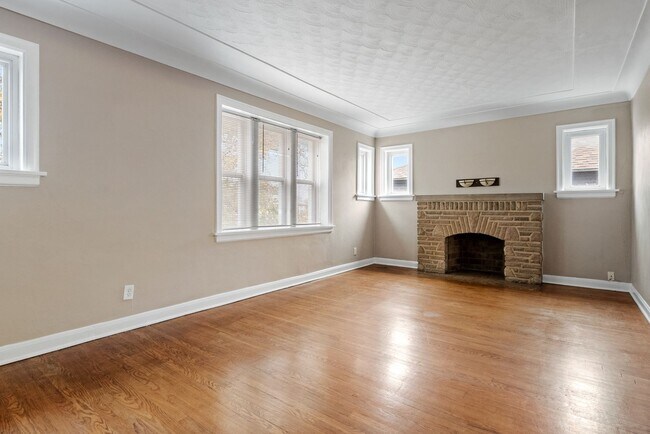 Photo - The Big Ol-eetha Unit 5030A