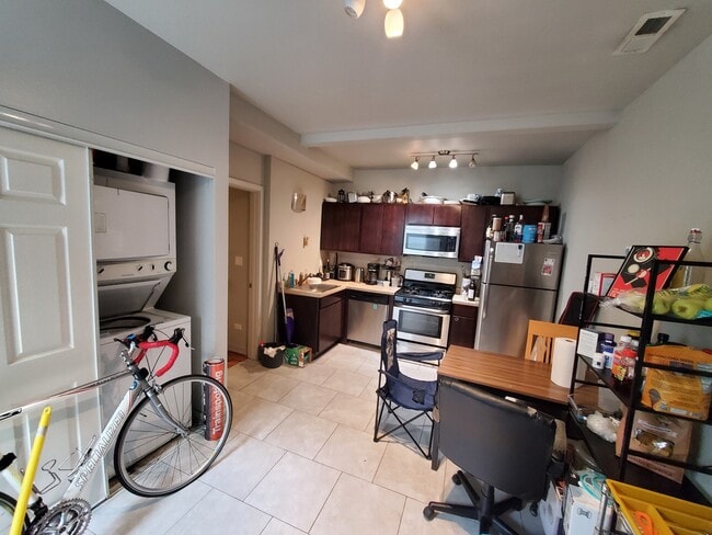 Photo - 2151 W Cullerton St