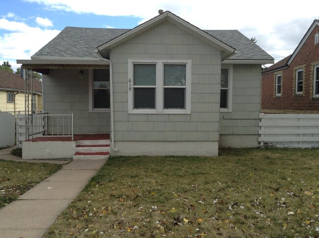 2 BEDROOM, 1 BATHROOM SINGLE FAMILY HOME - 2 BEDROOM, 1 BATHROOM SINGLE FAMILY HOME