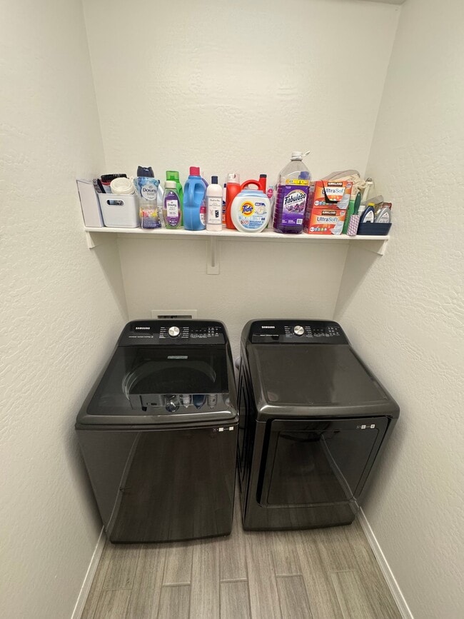 Photo - 814 S 109th Ave