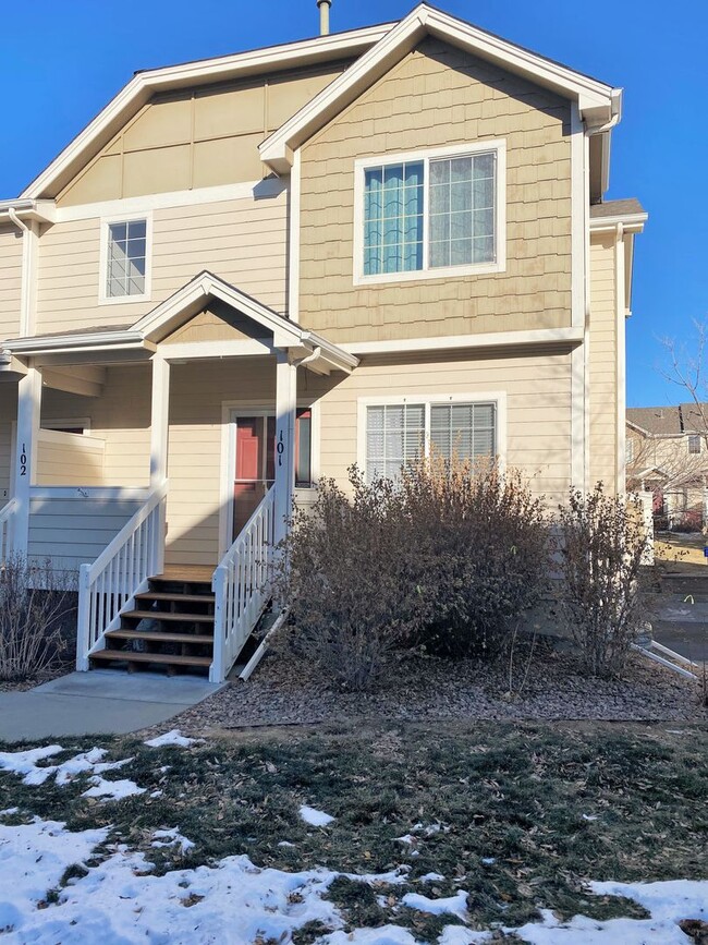 Building Photo - Like New 2 Bedroom Townhome In Louisiana P...