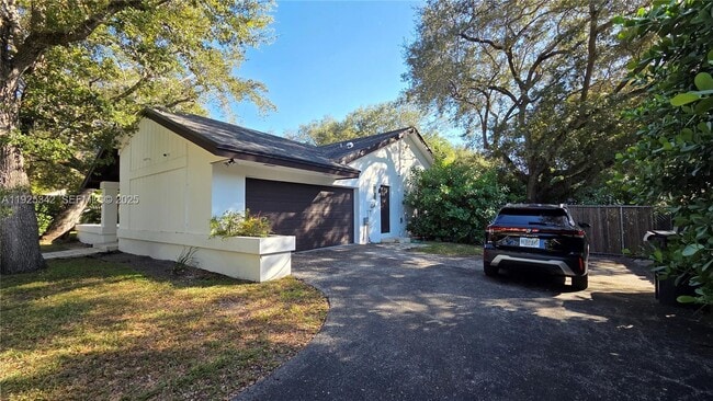 Photo - 7400 SW 166th St