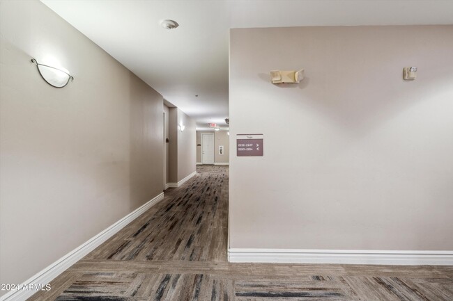 Building Photo - 5350 E Deer Valley Dr Unit 2252 Rental