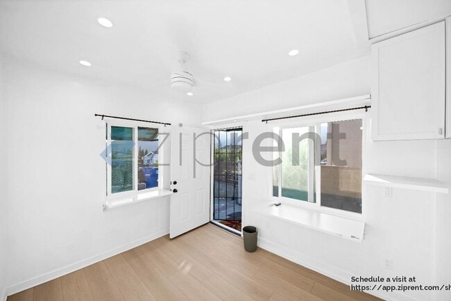 Photo - 2755 Sanborn Ave