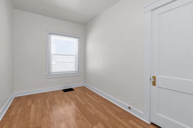 Photo - Eccles-Triplex Unit #2