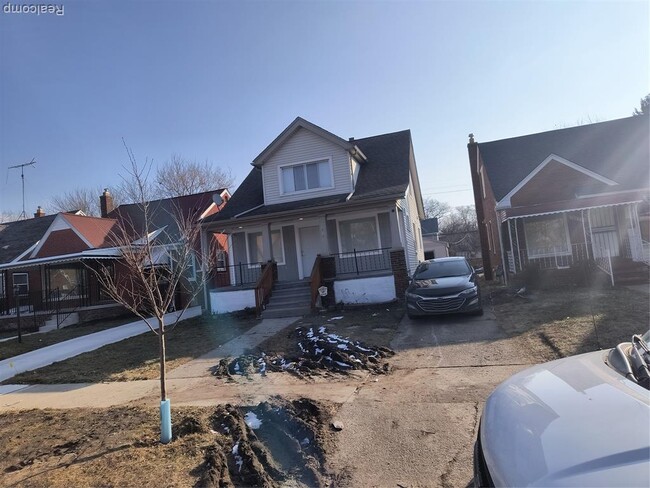 Photo - 18080 Westphalia St