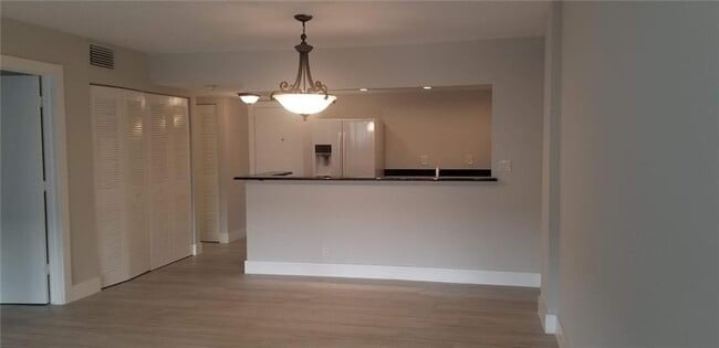 Photo - 740 S Federal Hwy Unidad 514