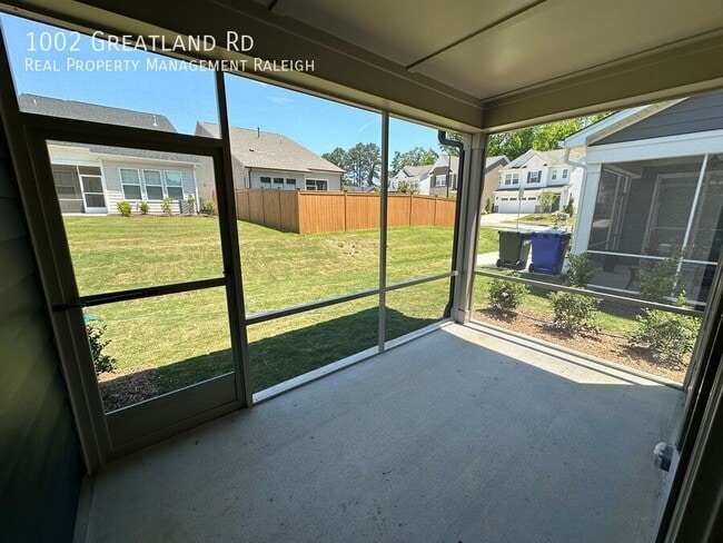 Photo - 1002 Greatland Rd