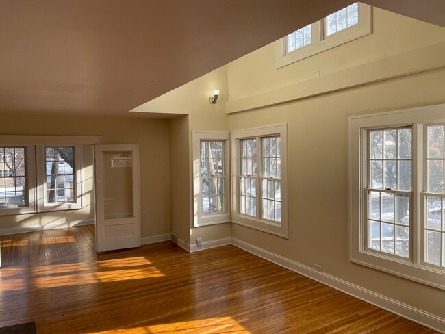 Photo - 3910-3912 Thomas Ave South Unit 3910