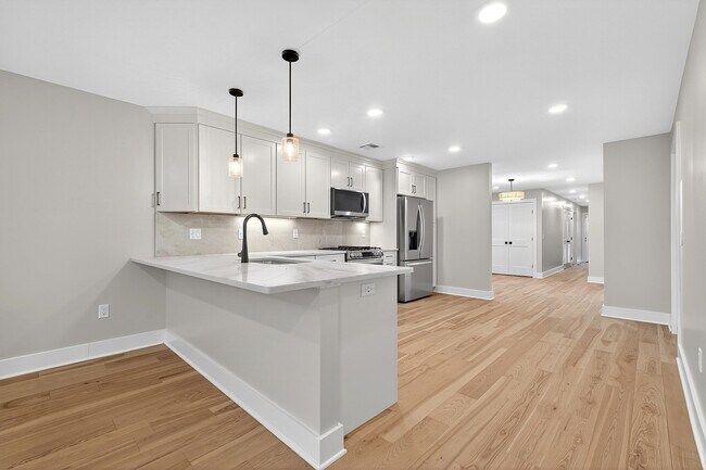29 W 9th St Unit 1