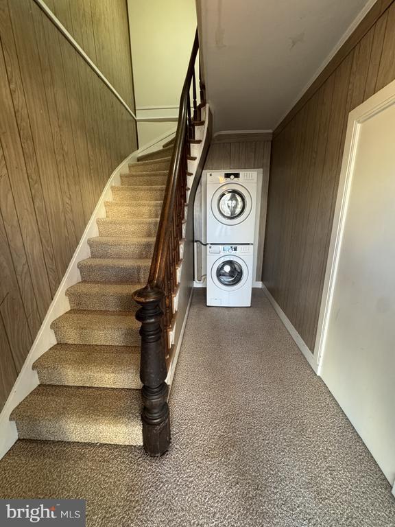 Building Photo - 412 Goldsborough St Unit B