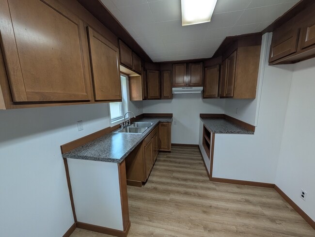 Photo - 415 S Silverleaf St