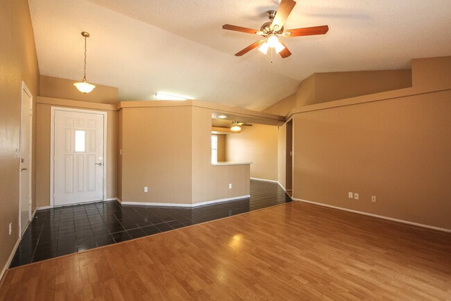 Photo - 8003 W Larkspur Dr