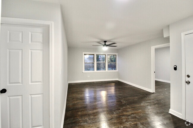Building Photo - 3338 W Bryn Mawr Ave Unit 3 Rental