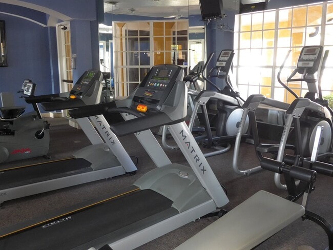 Photo - 5475 Vineland Rd Unit 8111