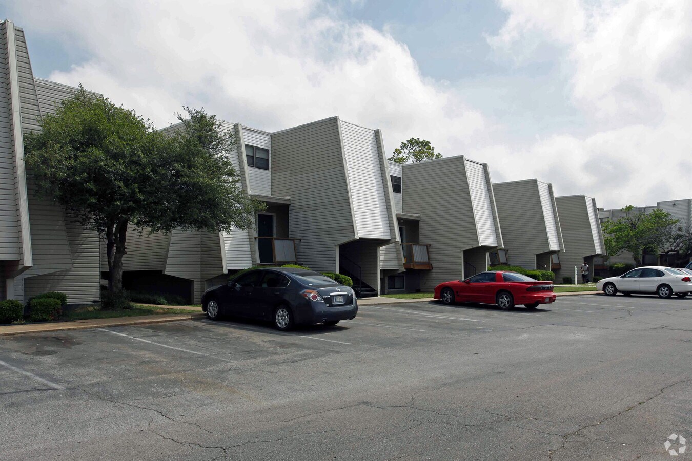 Photo - Greentree Apartments