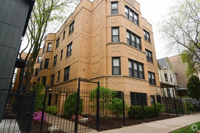 Building Photo - 2228 N Sawyer Ave Rental