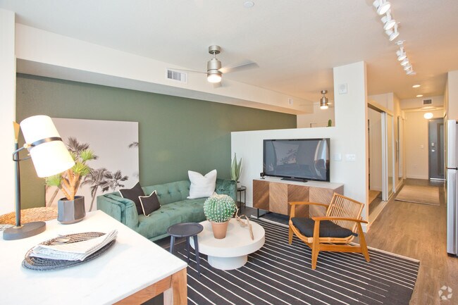 1BR, 1BA - Coronado - 590 SF