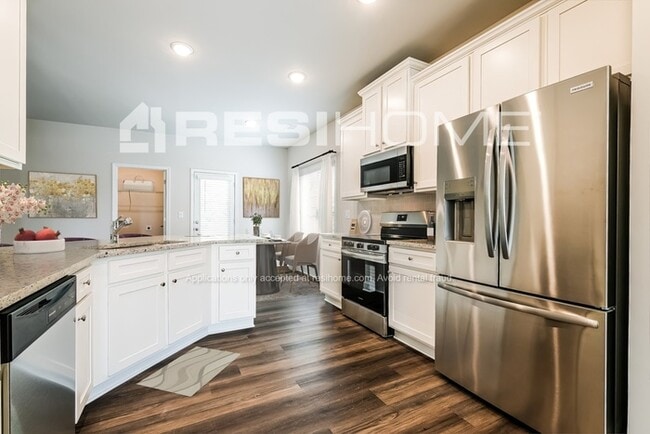 Photo - 10 Rockaway Dr N