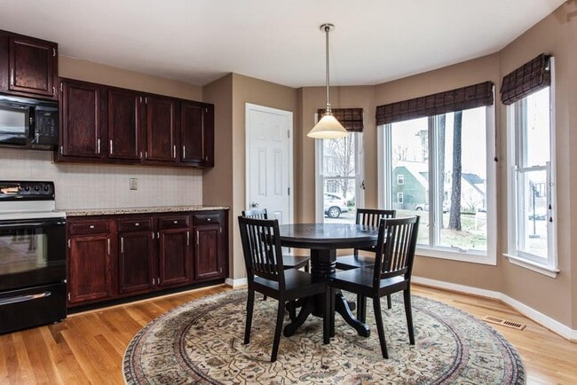 Photo - Beautiful 3 Bedroom, 2 Bathroom Home in Chesterfield ***Available Early-Mid June 2026***