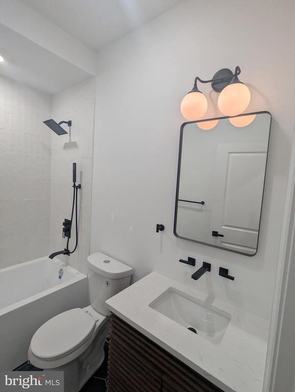 Photo - 2050 Fairmount Ave