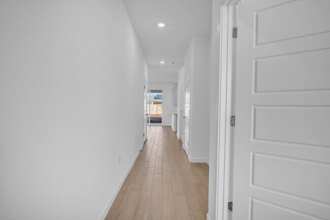 Photo - 1111 Broad Acres Way