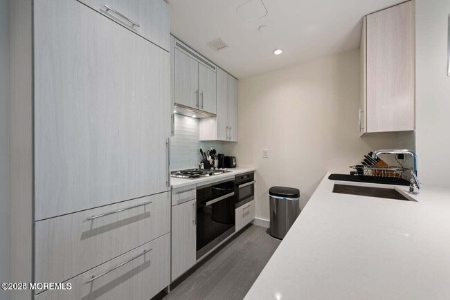 Photo - 15 Morris Ave Unit 308