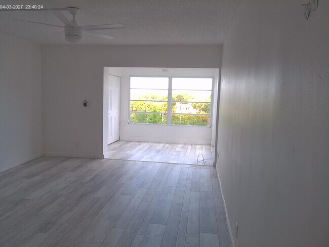 Photo - 9233 SW 8th St Unit 404