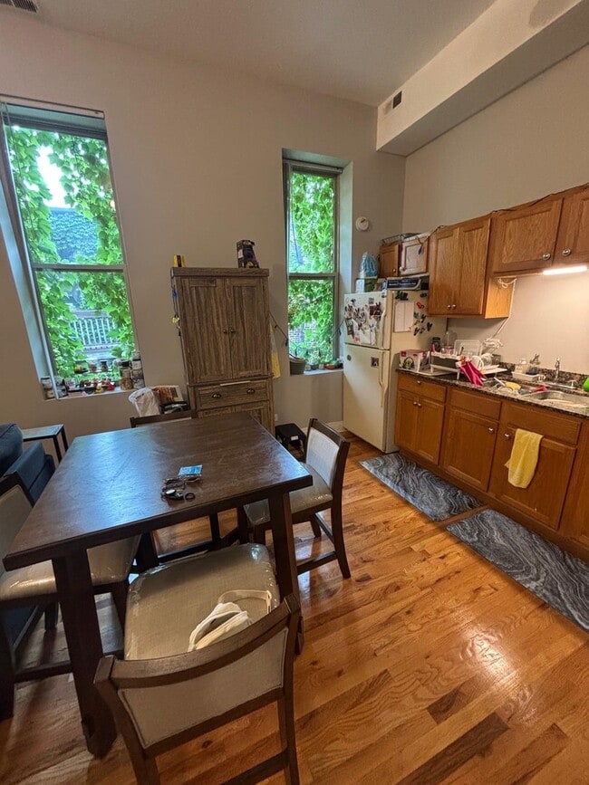 Photo - 2002 W Chicago Ave Unit 2R