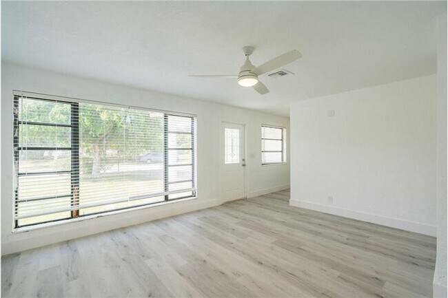 Photo - 49 NE 2nd Ave