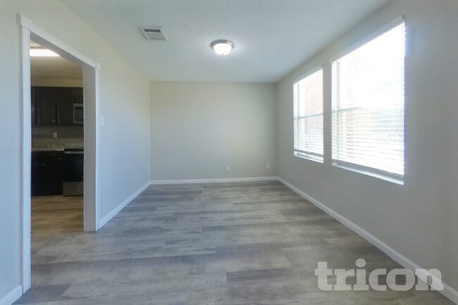 Photo - 3916 Golden Horn Ln