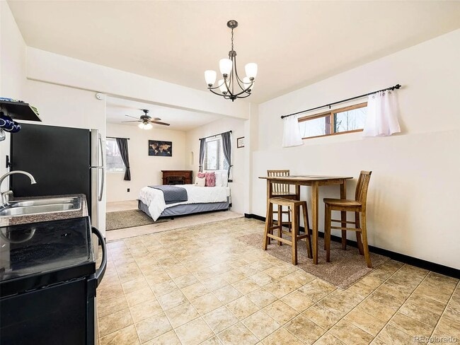 Photo - 237 Tschaikovsky Rd Unit Studio