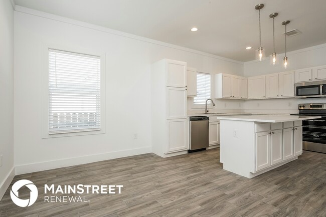 Photo - 3830 Holmes St