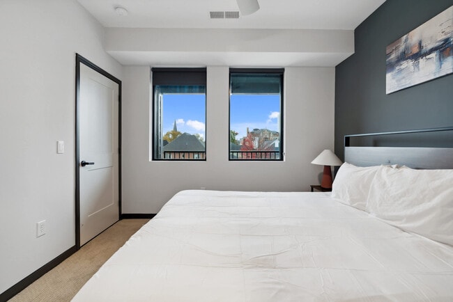 Photo - 423 E Michigan St Unit ID1032099P