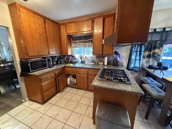 Photo - 6311 Heliotrope Ave