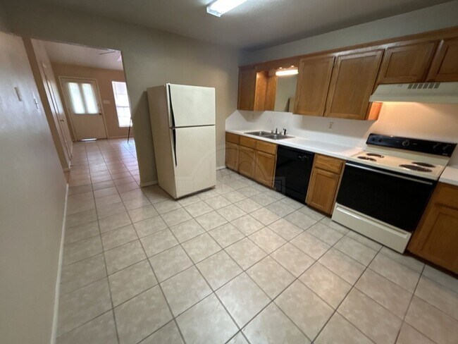 Photo - 1905 Windward Dr