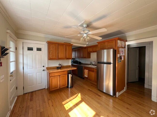 Building Photo - 50 Brookline Ave Unit 1 Rental