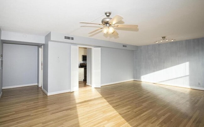 Photo - 1101 St Paul St Unidad 612