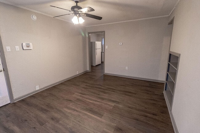 Photo - 210 Highview Ave