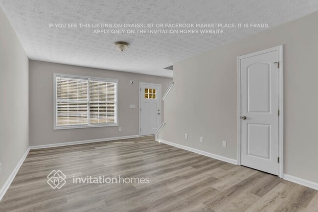 Photo - 5230 Alexander St