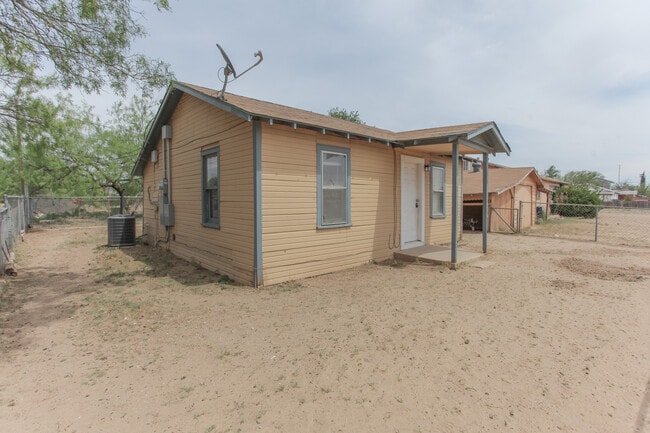 Photo - 1305 State St