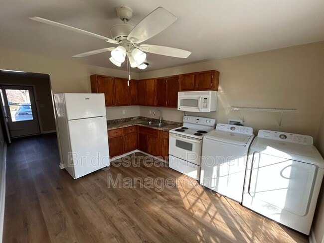 Photo - 5476 Broomall St