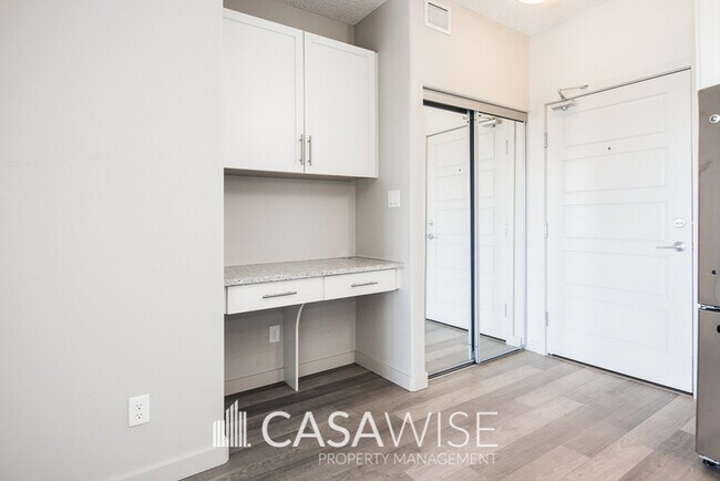 Photo - 1144-1144 Adamson Dr SW