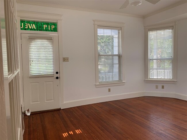 Photo - 919 Avenue L
