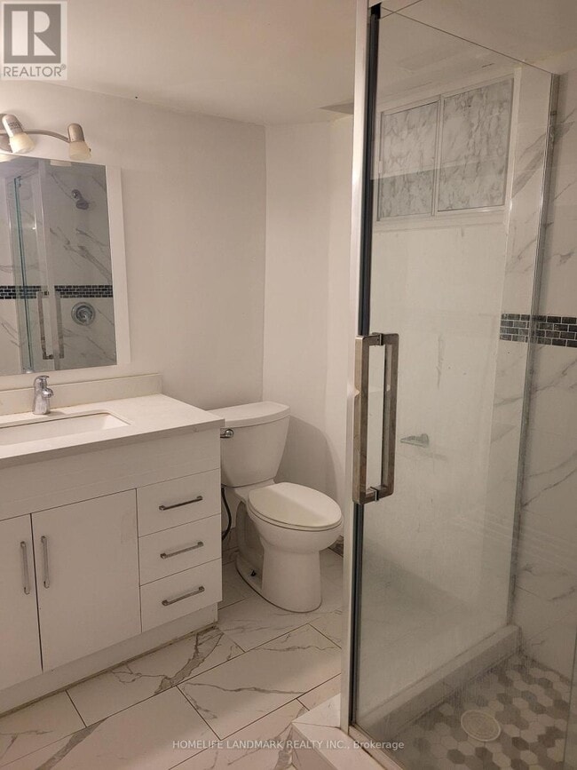 Photo - 3249 Oakglade Crescent