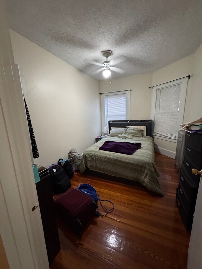 Photo - 132 1/2 Oxford St Unidad 12