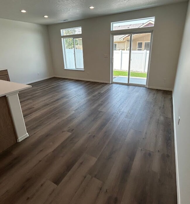 Photo - 3 Bedroom 2.5 Bathroom Townhome